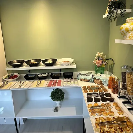 Rinascente Hotel *